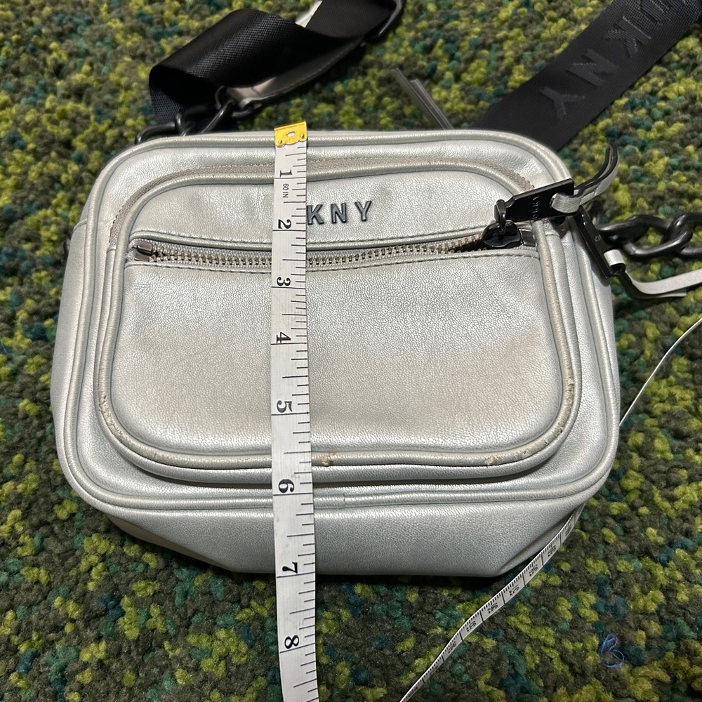 DKNY Abby Camera Shoulder Bag Handbag Silver Faux Leather - Picture 9 of 10